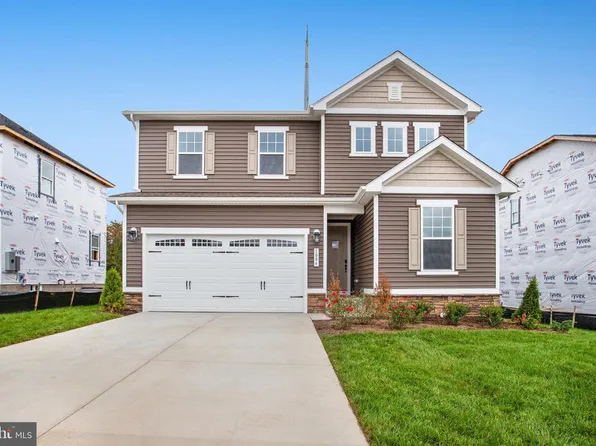 1084 Winter Pl, Bealeton, VA 22712