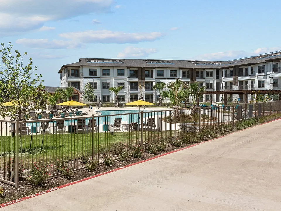 The Grand at Oak Grove