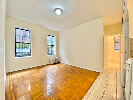 Rented by Astoria Realty | media 7