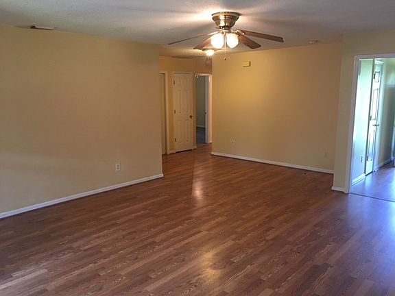 3rd image of 4024 Carolina Trl