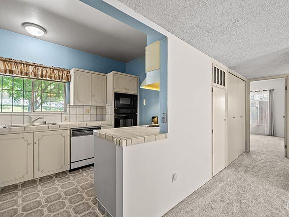 3rd image of 3911 Noel Pl