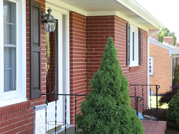 4th image of 63 Virginia Ave