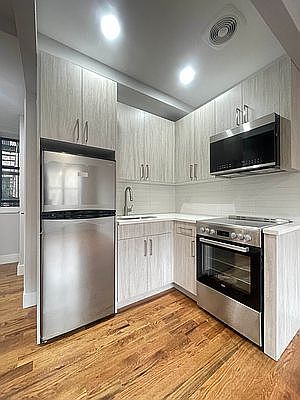 2nd image of 195 Underhill Ave #5O