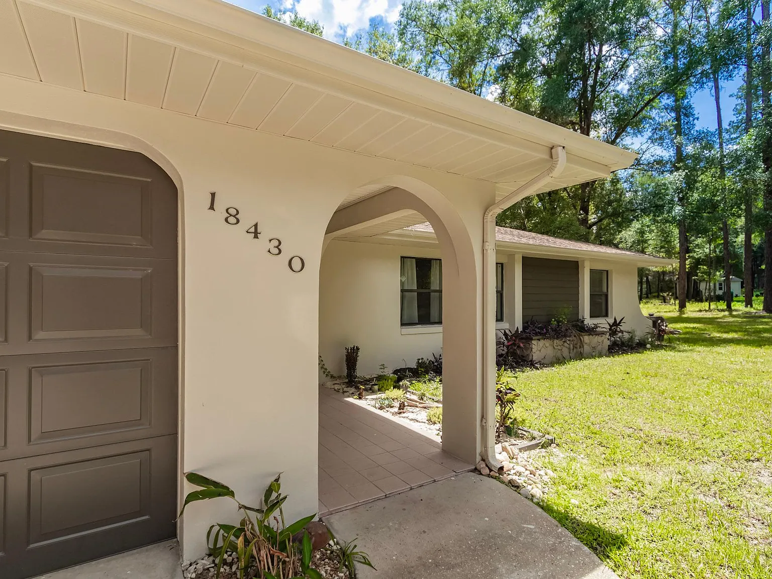 3 bed, 1861 sqft, $2,500 — Photo 3