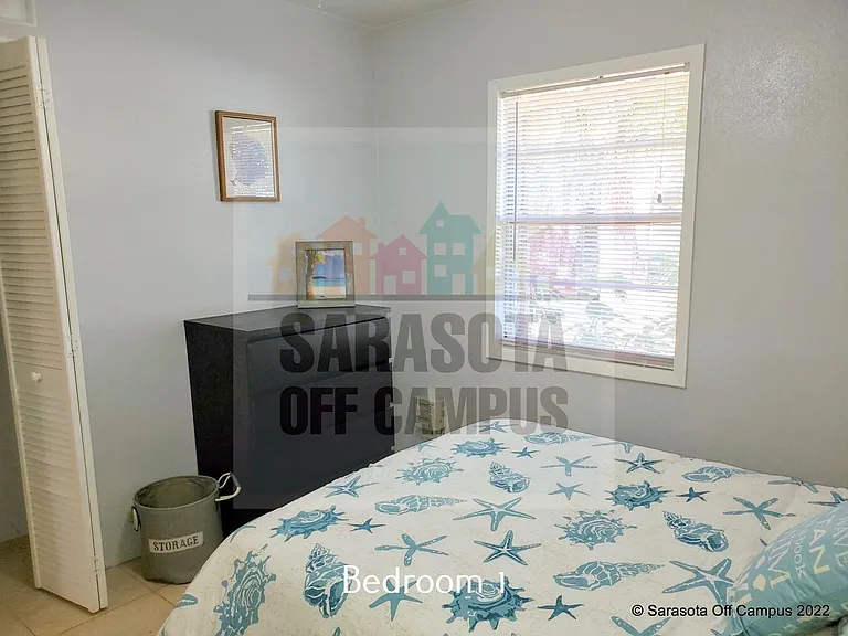 1078 40th St — Photo 39
