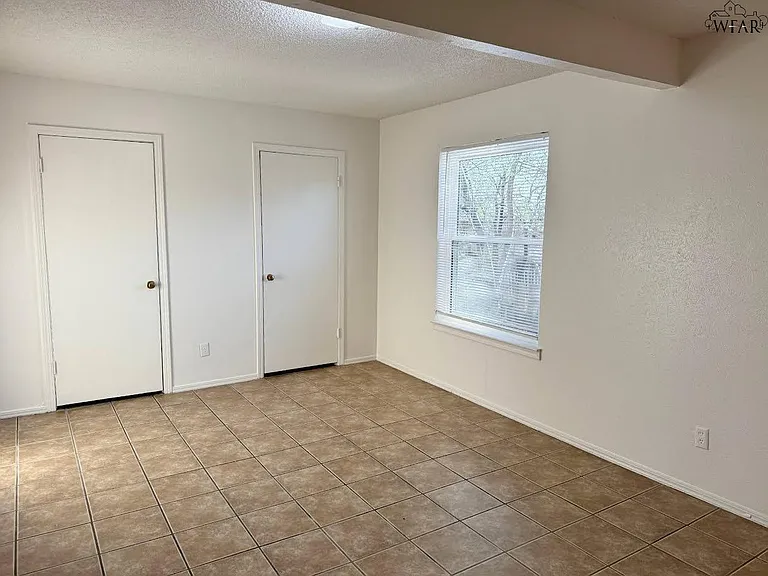 1611 Bell St — Photo 10