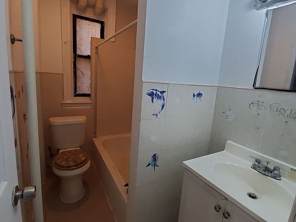 5th image of 649 Vermont St APT 2F