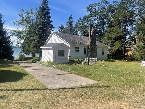 2nd image of 2881 Cedar St