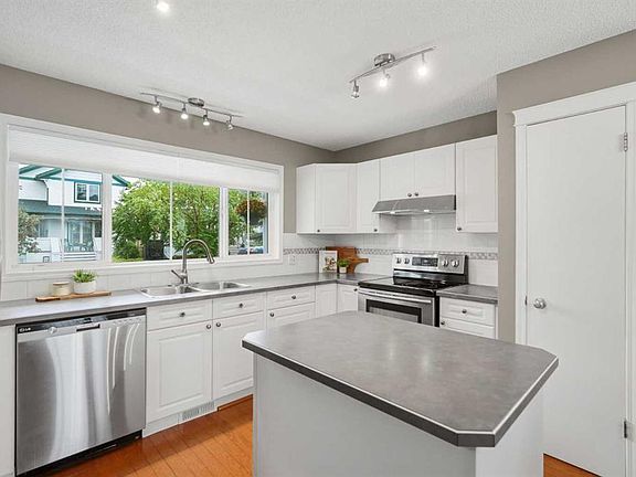 5th image of 54 S Tuscany Valley Hts NW
