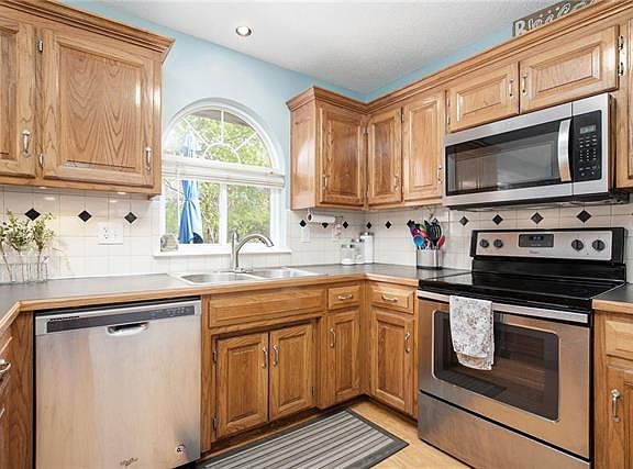 4th image of 2100 NW Harbor Pl