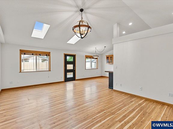 5th image of 4397 Glencoe St NE