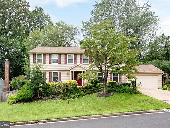4th image of 15310 Iris Ln