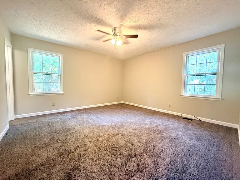 1525 Trevino Dr — Photo 15