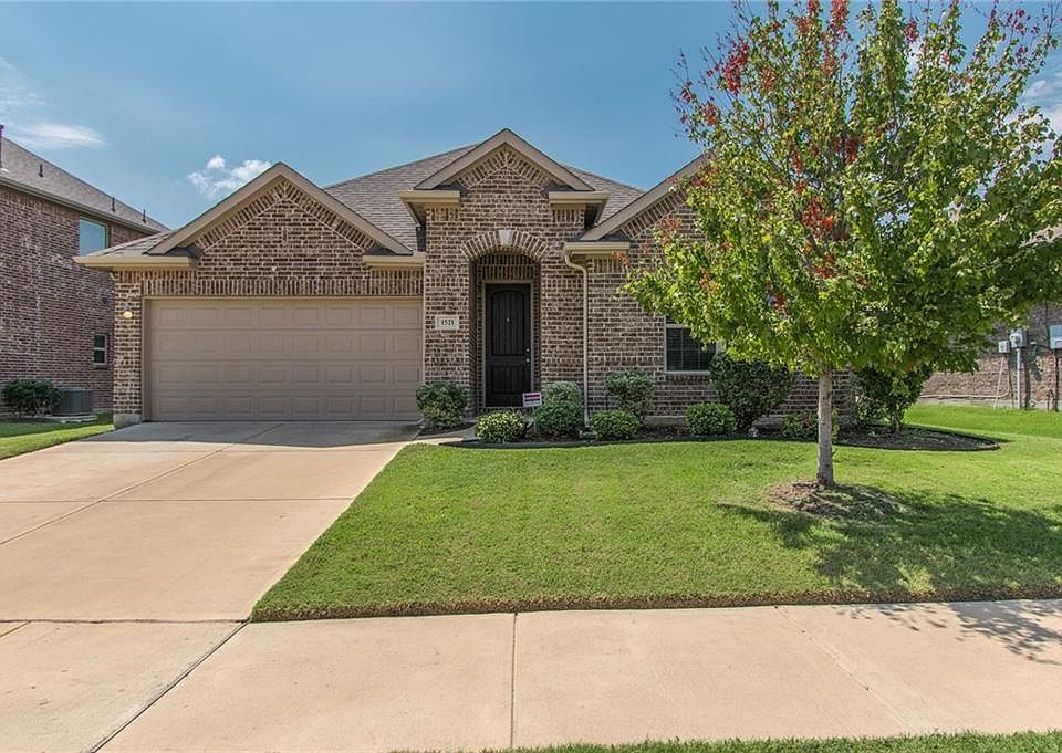 1st image of 1521 Castle Creek Dr