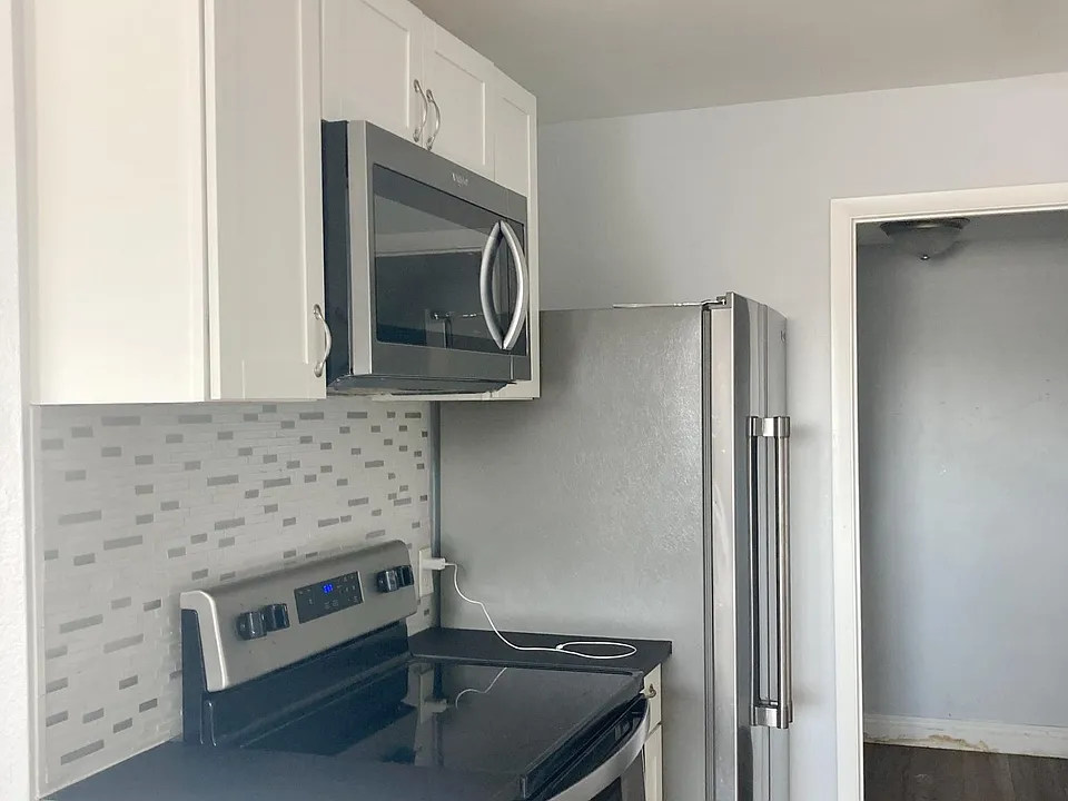 1145 N 185 W