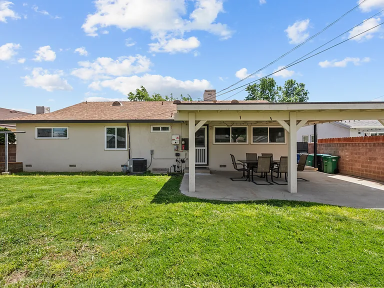809 W Avenue J10 — Photo 32