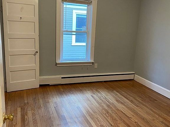 5th image of 33 Brackett St #2