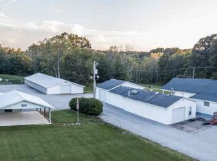 11795 E Violet Rd, Mount Vernon, IL 62864