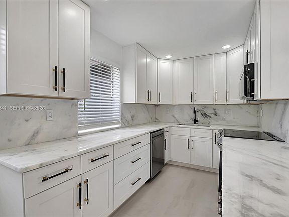 5th image of 708 Normandy Ln #708-O