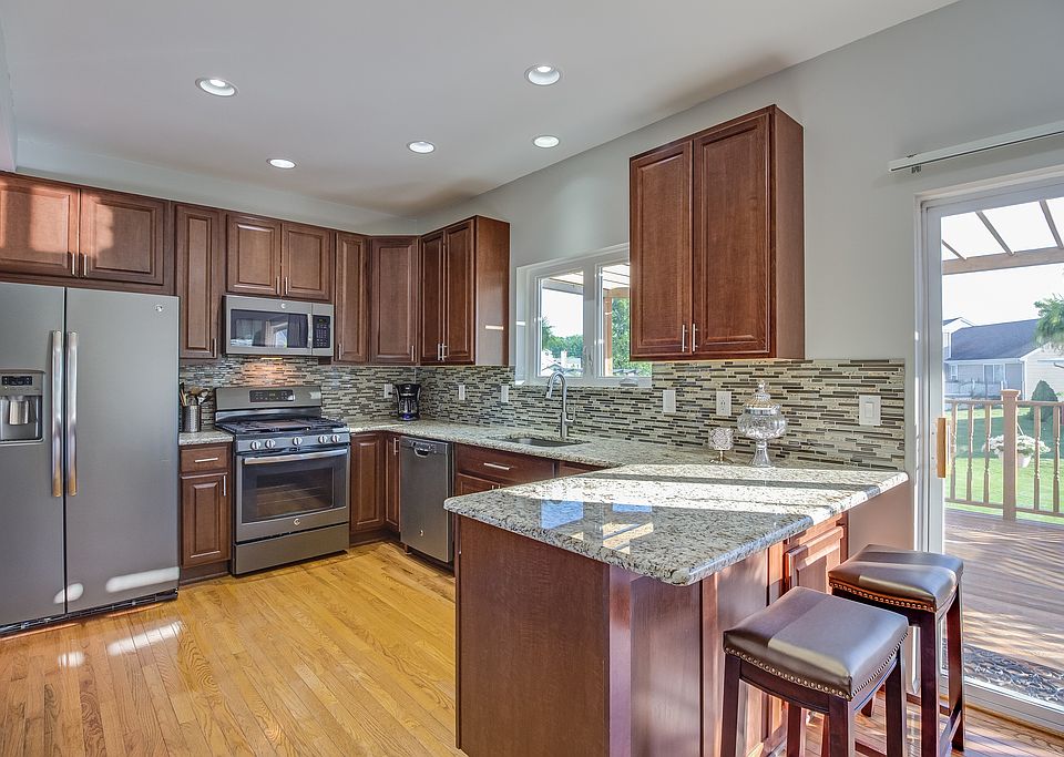 1st image of 564 Thornhill Ct #157
