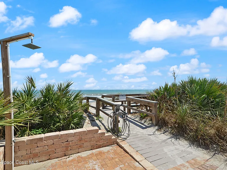 1923 Jimmy Buffett Memorial Hwy #A-3 — Photo 46