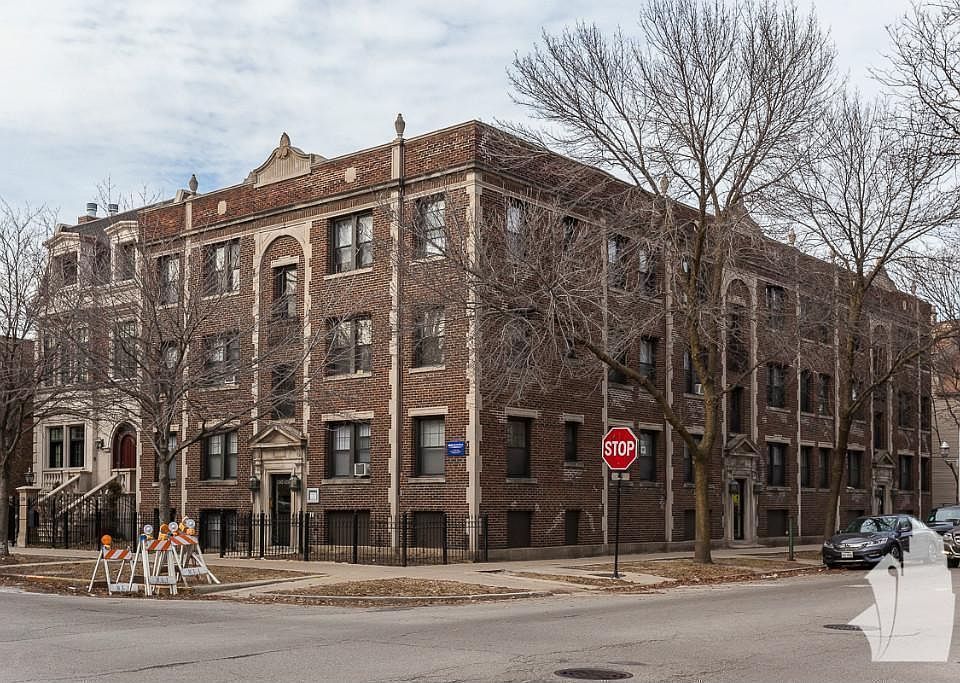 1st image of 1200 W Wellington Ave #02