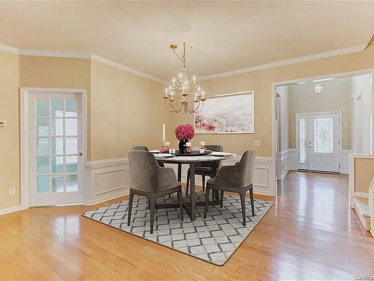 8118 Crater Lake Dr — Photo 14