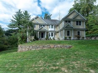40 Old Rock Ln, Norwalk, CT 06850