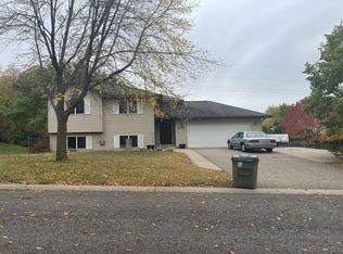 9058 Oriole Ln, Monticello, MN 55362