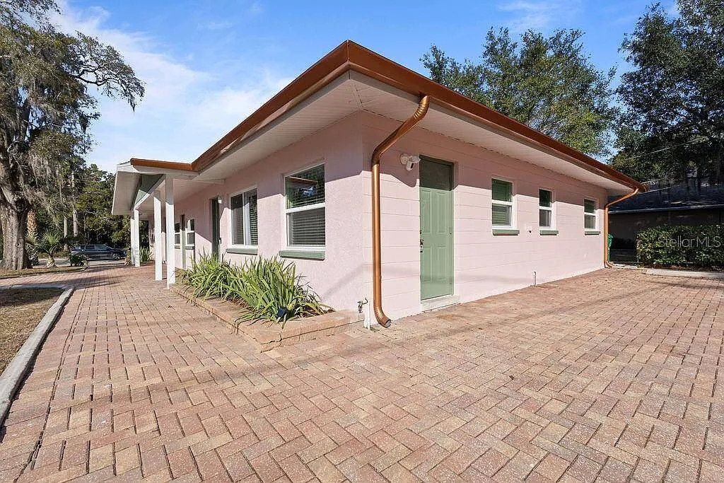 2 bed, 1.0 bath, 772 sqft, $2,150 — Photo 2