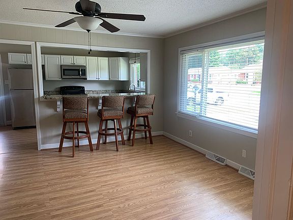 3rd image of 2915 W Cornwallis Dr