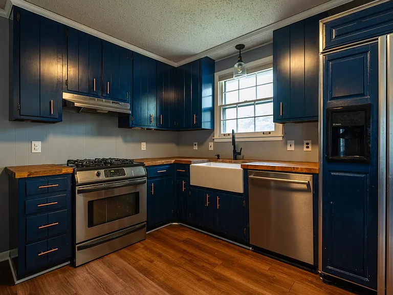 150 Delvin Dr #A — Photo 6