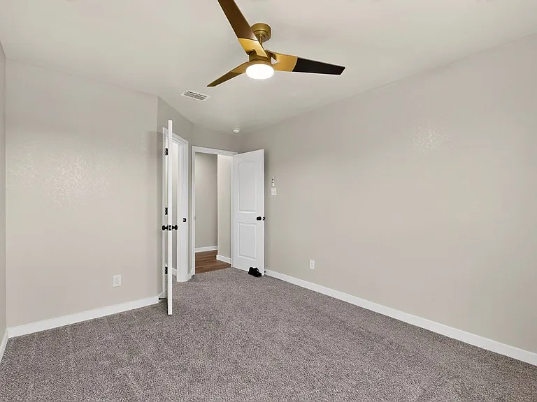 15018 Silver Tree Cv — Photo 29