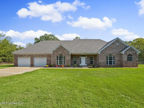 13181 Cathy Rd, Byhalia, MS 38611