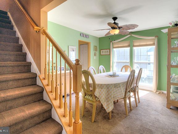 5th image of 121 Revere Dr