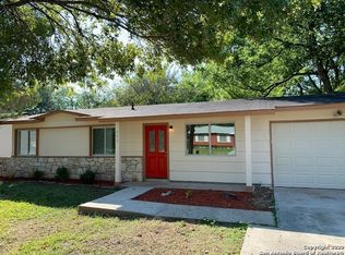 242 Flintstone Ln, Universal City, TX 78148