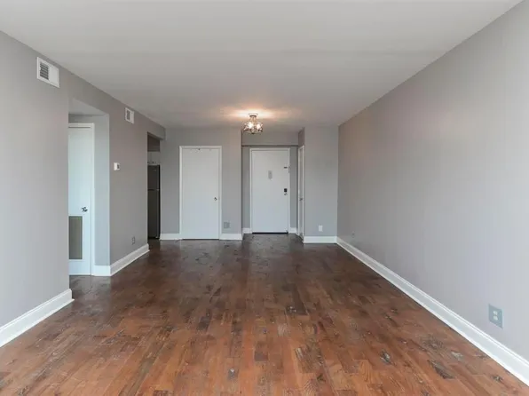 619 King St APT 608, Columbia, SC 29205