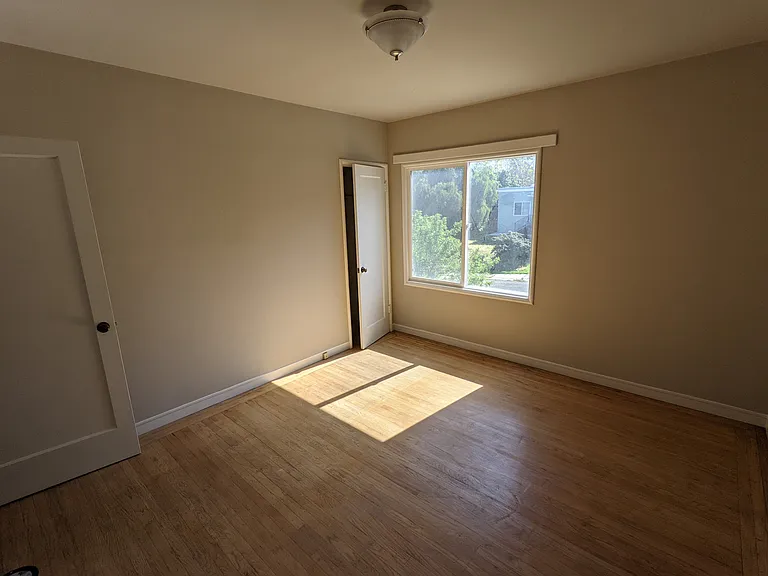 207 Benson Ave — Photo 13