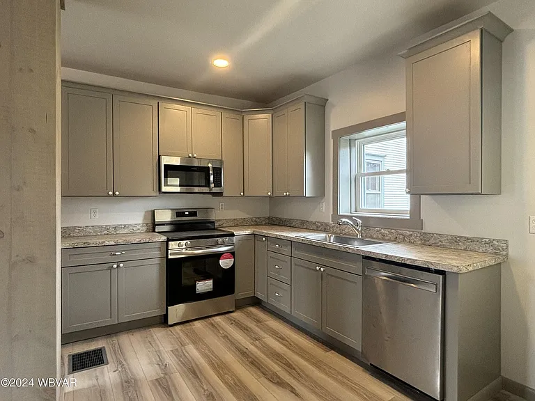 131 S Broad St — Photo 2