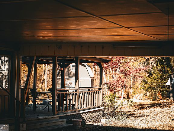 3rd image of 814 Oak Grove Church Rd