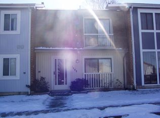 1083 Knight Ln, Herndon, VA 20170
