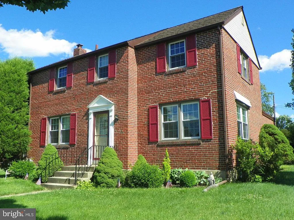 306 Holt Ln photo 1