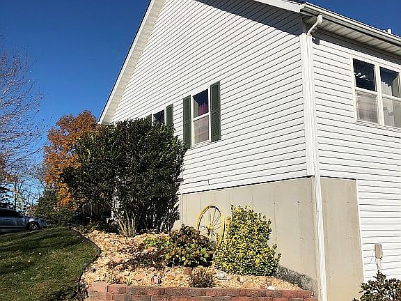 4th image of 4 Brady Ln