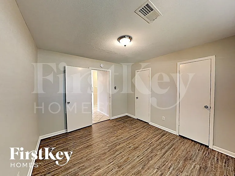 11936 Lakewood West Dr — Photo 13