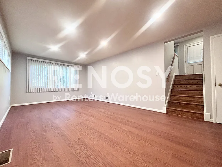 10812 Lombardy Rd — Photo 4