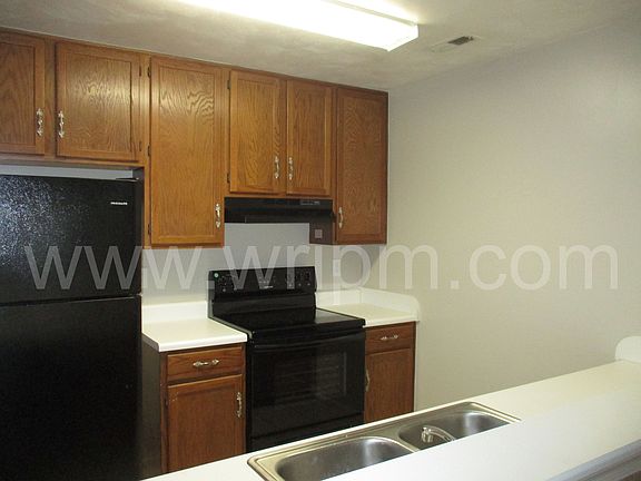 3rd image of 3323 Cricket Hollow Ln