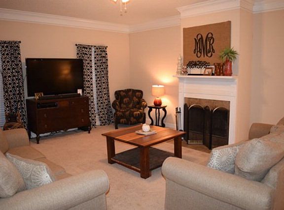 4th image of 142 Madeline Hill Ct