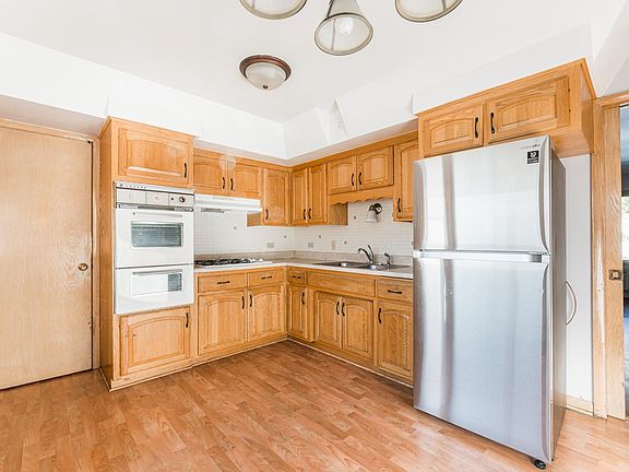 4th image of 2151 Hull Ave