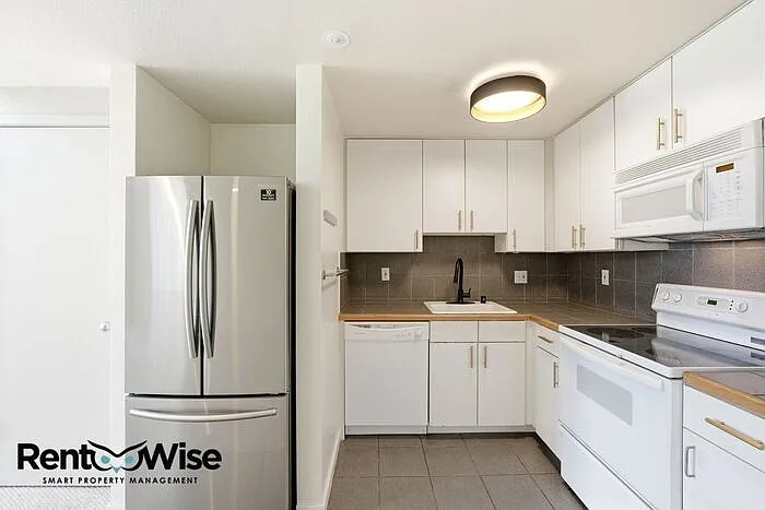 68 McCoppin St #7 — Photo 9