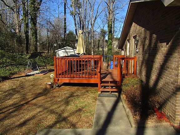 4th image of 1150 Woodhill Dr